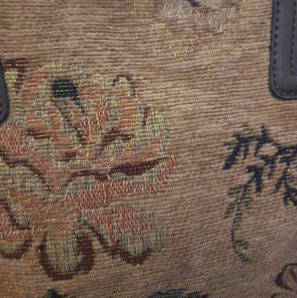 VINTAGE Golden Threaded Floral Tapestry & Leather Large Liz Claiborne Hand Bag - Picture 7 of 17